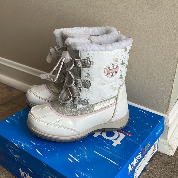 Totes Unicorn Snow Boots - Picture 2 of 4